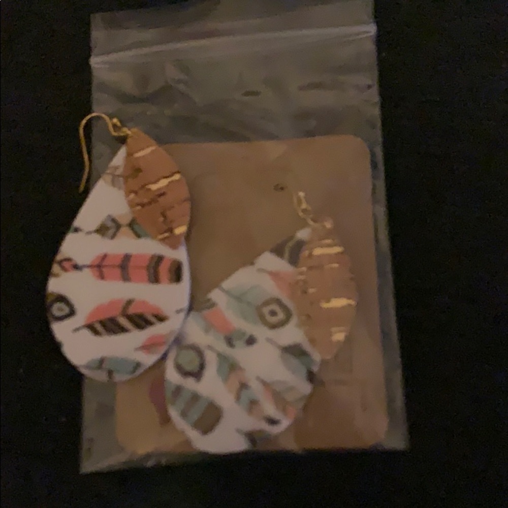 🦄4/$20🦄NWT Abby+ Anna Earrings